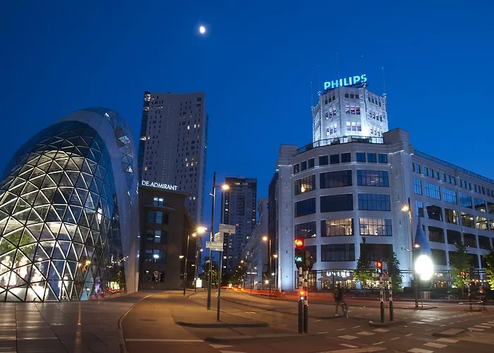 Отель Park Plaza 4*