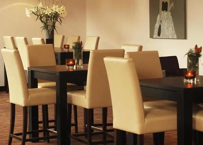 Отель Park Plaza 4*