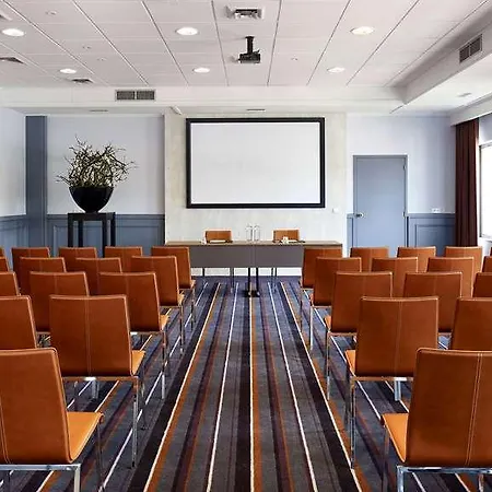 Szálloda Park Plaza 4*