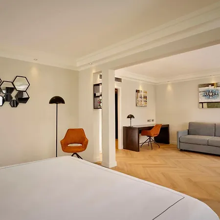 Hotel Park Plaza 4*