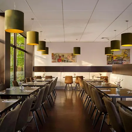 Hotel Park Plaza 4*