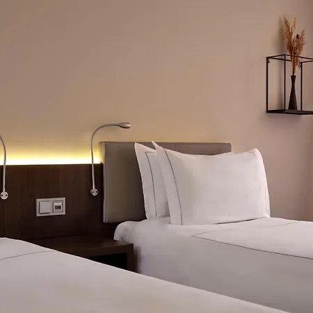 بارك بلازا 4* آيندهوفن