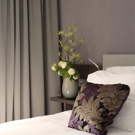 Szálloda Park Plaza 4*