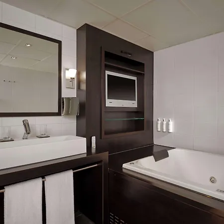 Szálloda Park Plaza 4*