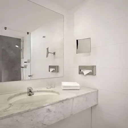 Szálloda Park Plaza 4*