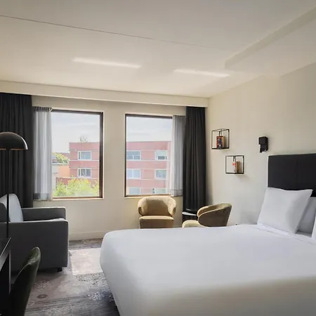 Hotel Park Plaza 4*