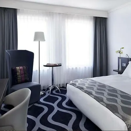 بارك بلازا 4* آيندهوفن