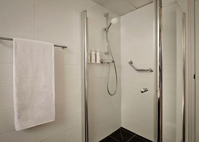 Ξενοδοχείο Park Plaza 4*