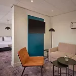Park Plaza 4*